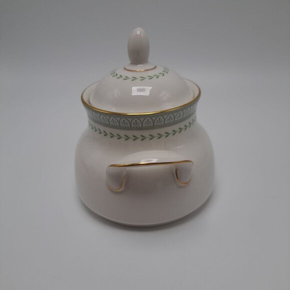 Royal Doulton Berkshire Lidded Sugar Bowl Bone China Gold Trim Green Leaf Design - Picture 9 of 11